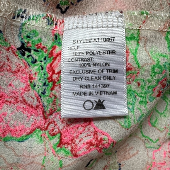 ASTR Lightweight Floral High Low Halter Top Blouse w/ Lace Design - Small - Picture 8 of 9